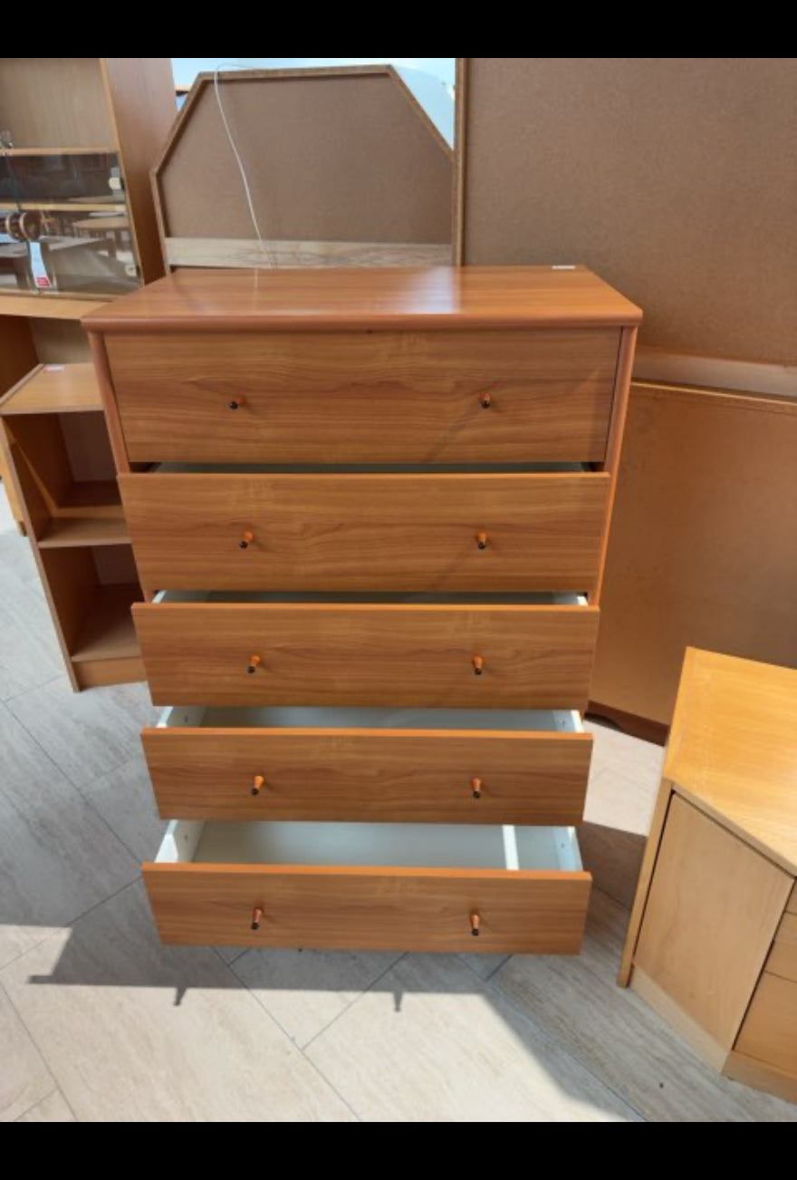 Kommode med 5 skuffer